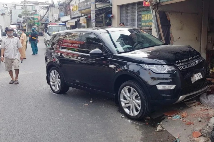 Xu ly ra sao vu Range Rover tong chet nguoi o TP.HCM? hinh anh