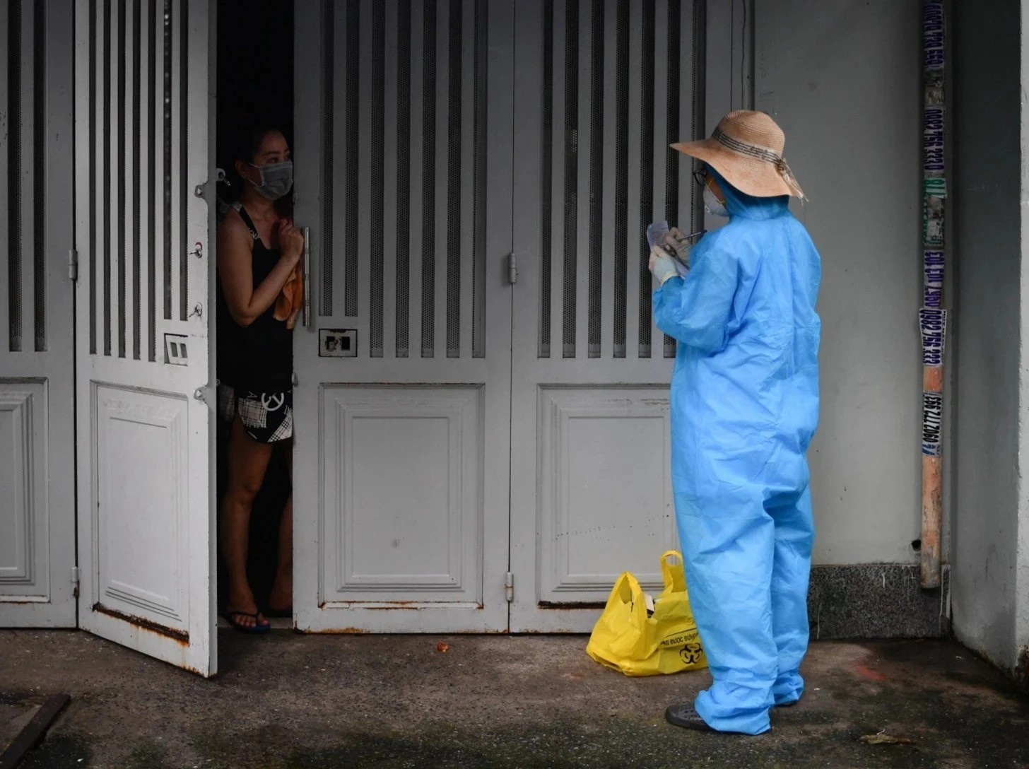 Ve Ha Noi tu TP.HCM phai tu cach ly 7 ngay anh 2