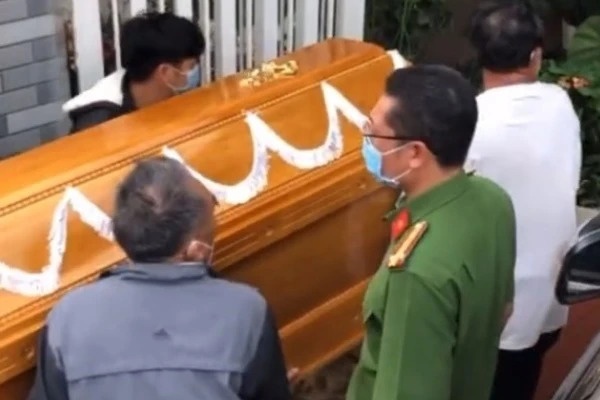 mang quan tài đi đòi nợ ảnh 1 mang quan tai di doi no anh 1
