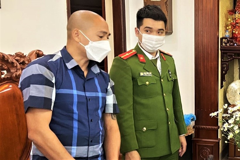 Hai anh em cho vay voi lai suat hon 1.000% moi nam hinh anh