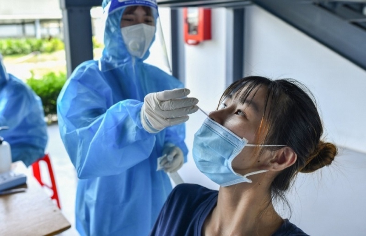 Doanh nghiep co duoc thu tien xet nghiem Covid-19 cua nguoi lao dong? hinh anh