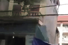 Khoanh khac can nha 3 tang bi sap hinh anh