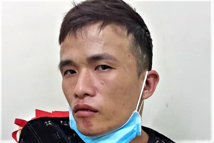 Nghi pham buon ma tuy dung ma tau chong tra cong an hinh anh