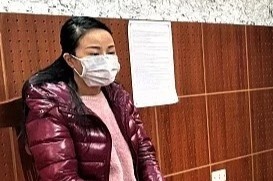 Nguoi phu nu cam dau nhom cho vay lai 183% moi nam hinh anh