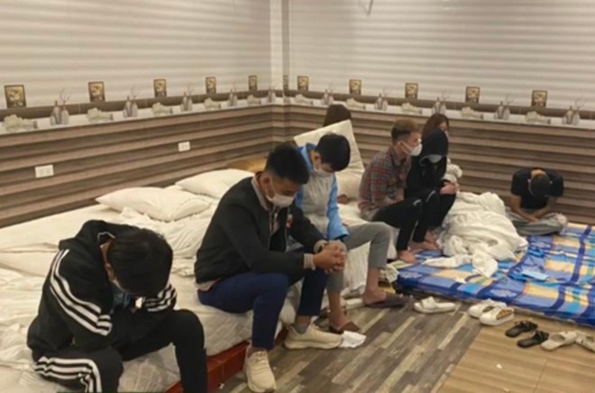 gan 60 nam nu bay lac trong khach san anh 1