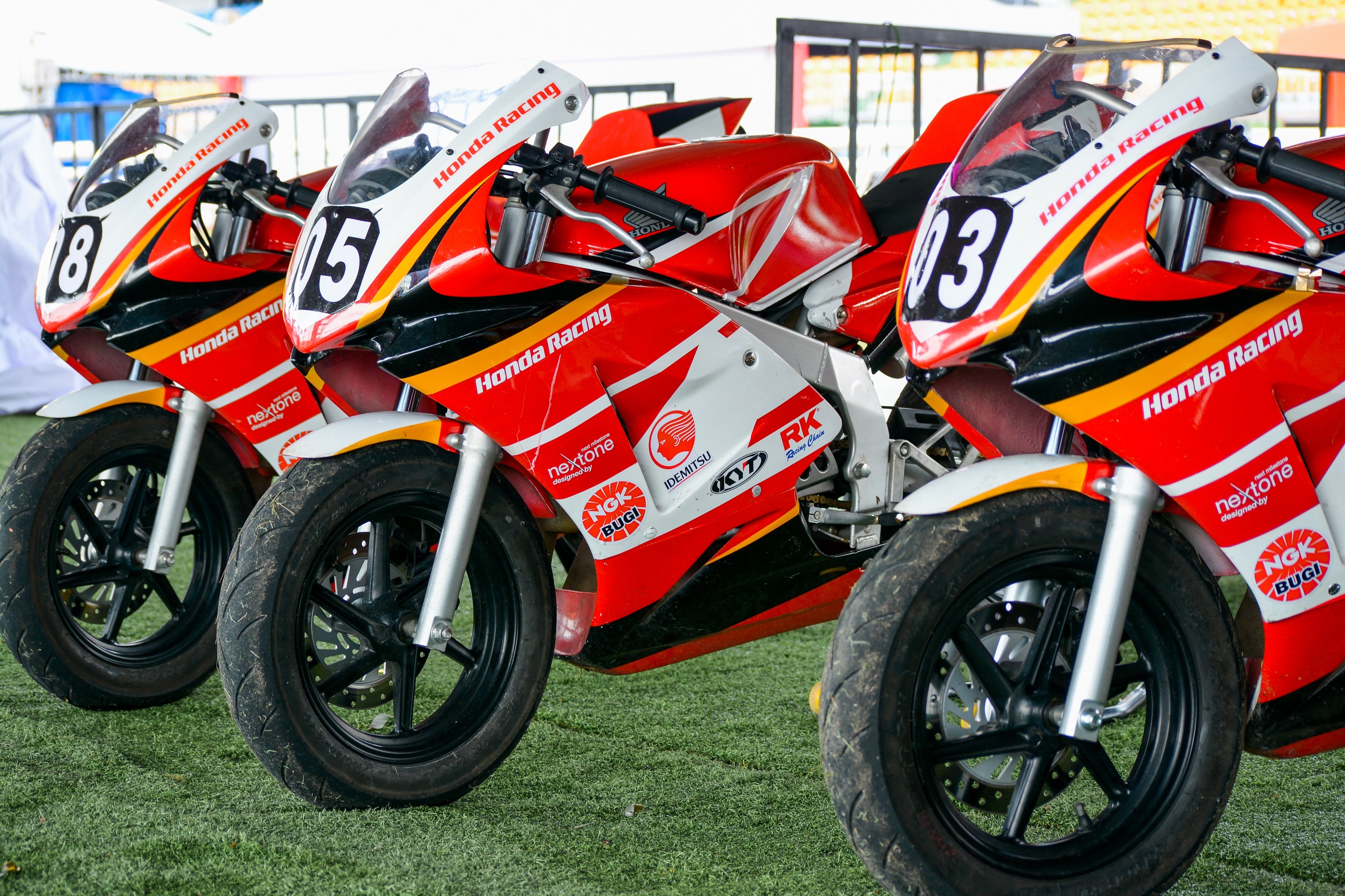 Vi sao duoc to chuc dua xe 100 cc cho nguoi duoi 18 tuoi? hinh anh