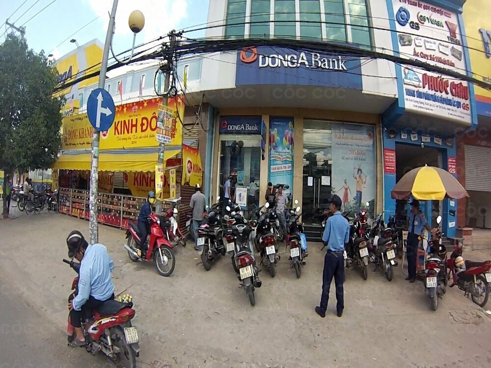 Truy tim giao dich vien ngan hang lien quan vu an chiem doat 7,6 ty hinh anh