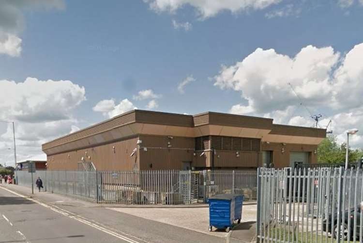 cuop ngan hang anh 2