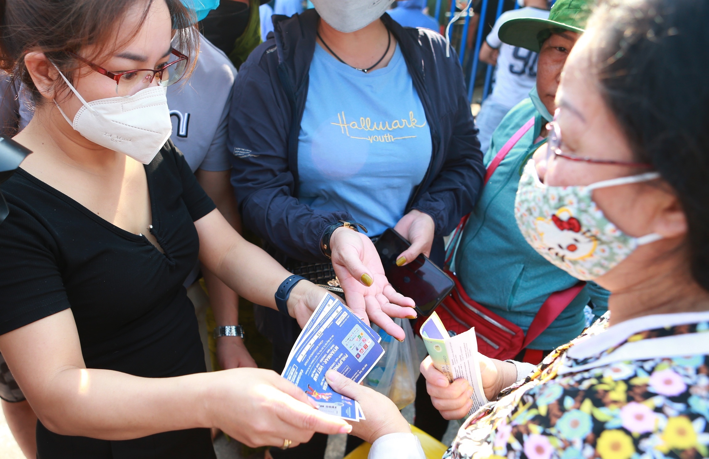 Co can cu xu ly phe ve tran dau giua U23 Viet Nam va Malaysia? hinh anh