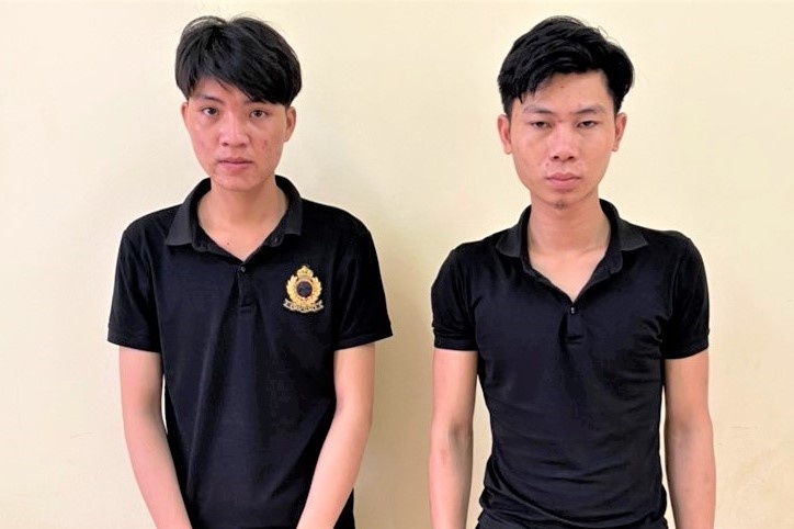 Nhan vien trom 50 dien thoai iPhone cua cong ty hinh anh