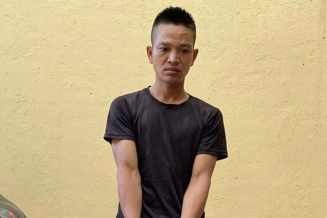 Sang ra tu, trua di trom xe may hinh anh