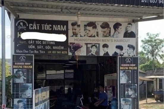 Mat mang vi dua gion trong tiem cat toc hinh anh