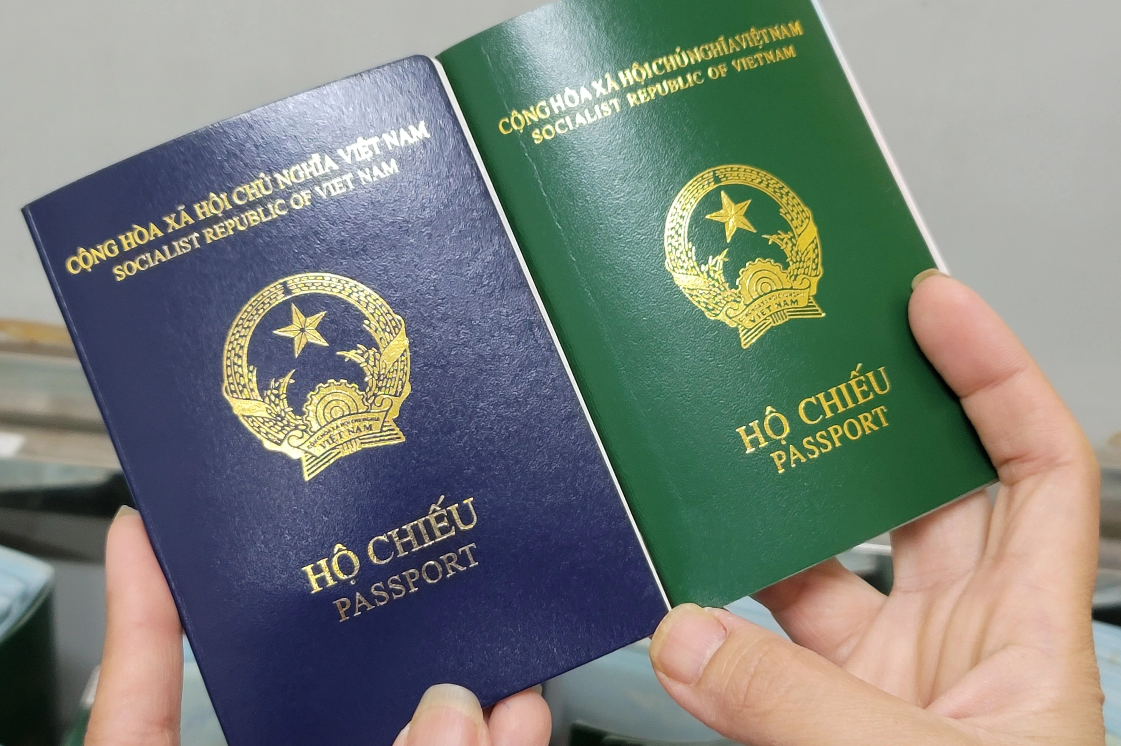 Nhung ai bi cam xuat canh? hinh anh