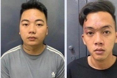 Khoi to nhom thanh nien dung kiem cuop tai san hinh anh