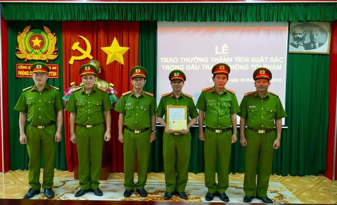 ban chet 3 nguoi anh 1