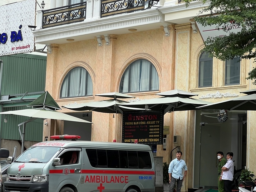 Nguoi dan ong tu vong trong khach san o TP.HCM hinh anh