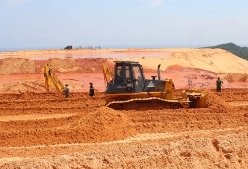 Cong an vao cuoc vu sat lo bai thai mo titan lam chet nguoi hinh anh