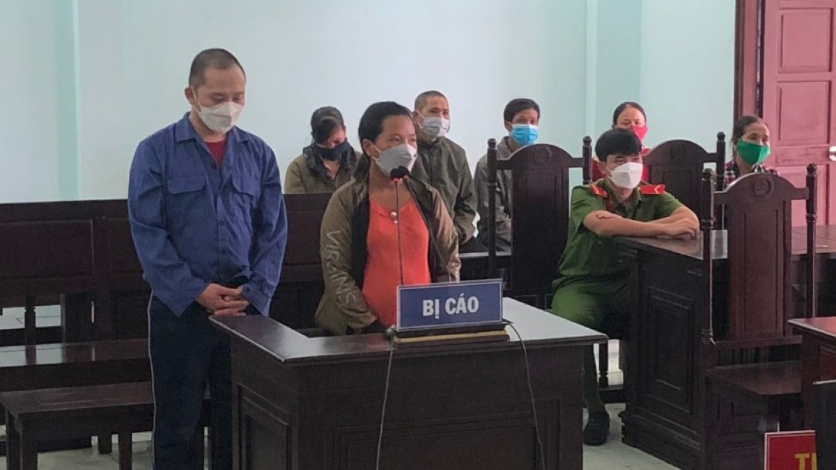 Cha duong linh an tu vi bao hanh be gai 7 tuoi hinh anh