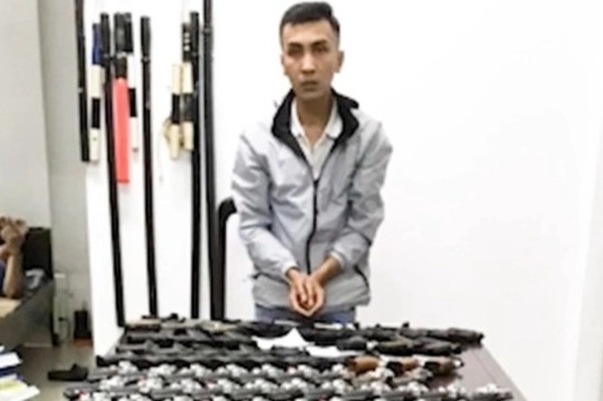 Bat them 4 doi tuong trong vu mua ban sung dan o Kien Giang hinh anh