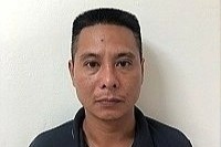 Bi khoi to vi chiem doat tien chuyen khoan nham hinh anh