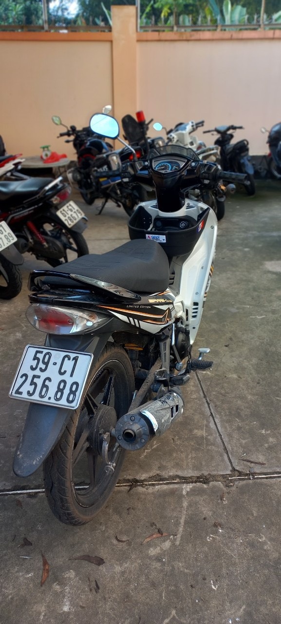 chiem doat tai san anh 1