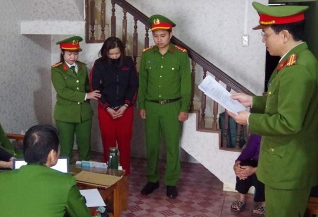 Bat tam giam nu giam doc doanh nghiep lua dao hon 10 ty dong hinh anh