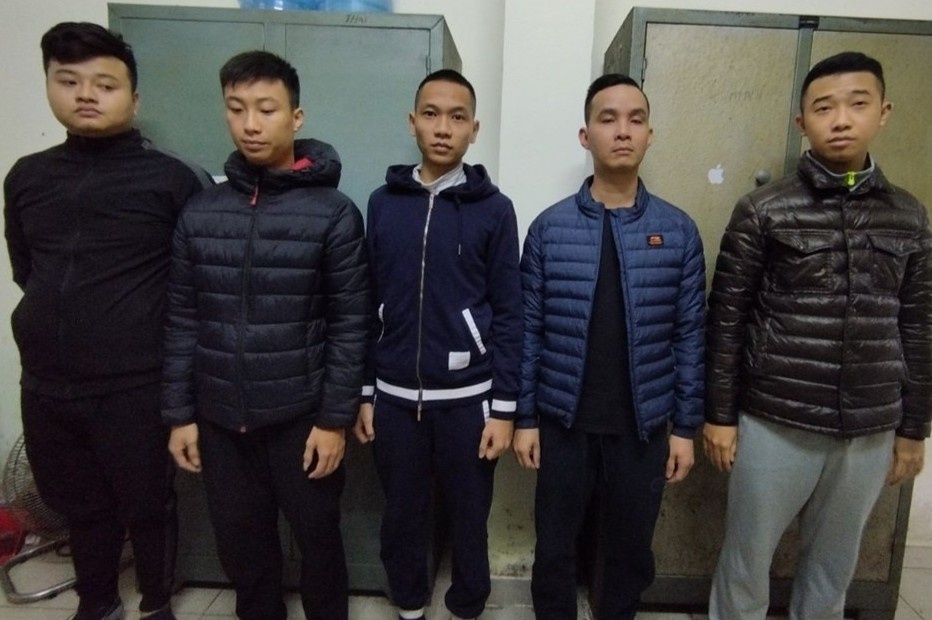Triet pha duong day ca do bong da hon 100 ty dong hinh anh