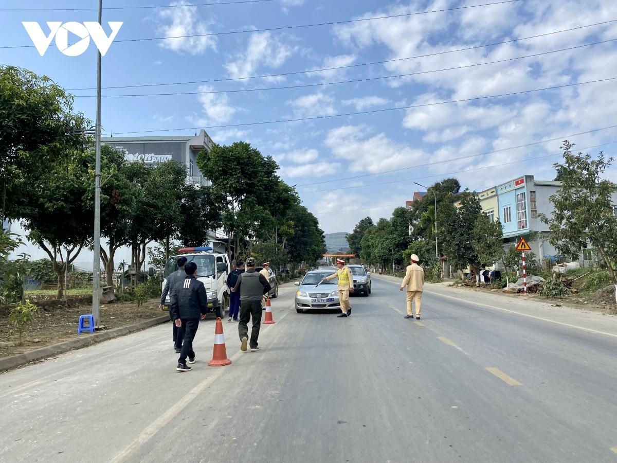 Ban tra cong an anh 3