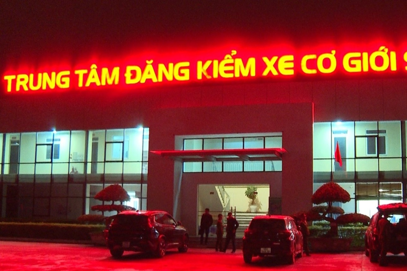 Tam giam 5 nguoi thuoc trung tam dang kiem o Bac Giang hinh anh