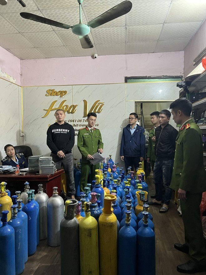 đường dây khí cười ảnh 2 duong day khi cuoi anh 2