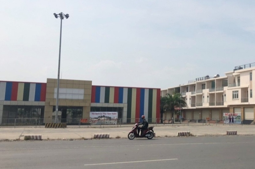 Truy to 13 can bo lien quan sai pham dat dai tai Khu dan cu Phuoc Thai hinh anh