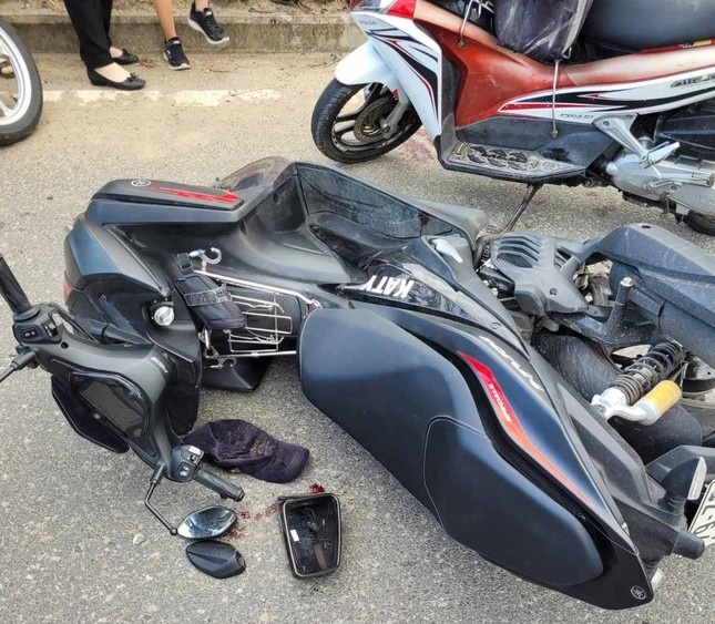 Mercedes tong chet nguoi anh 1