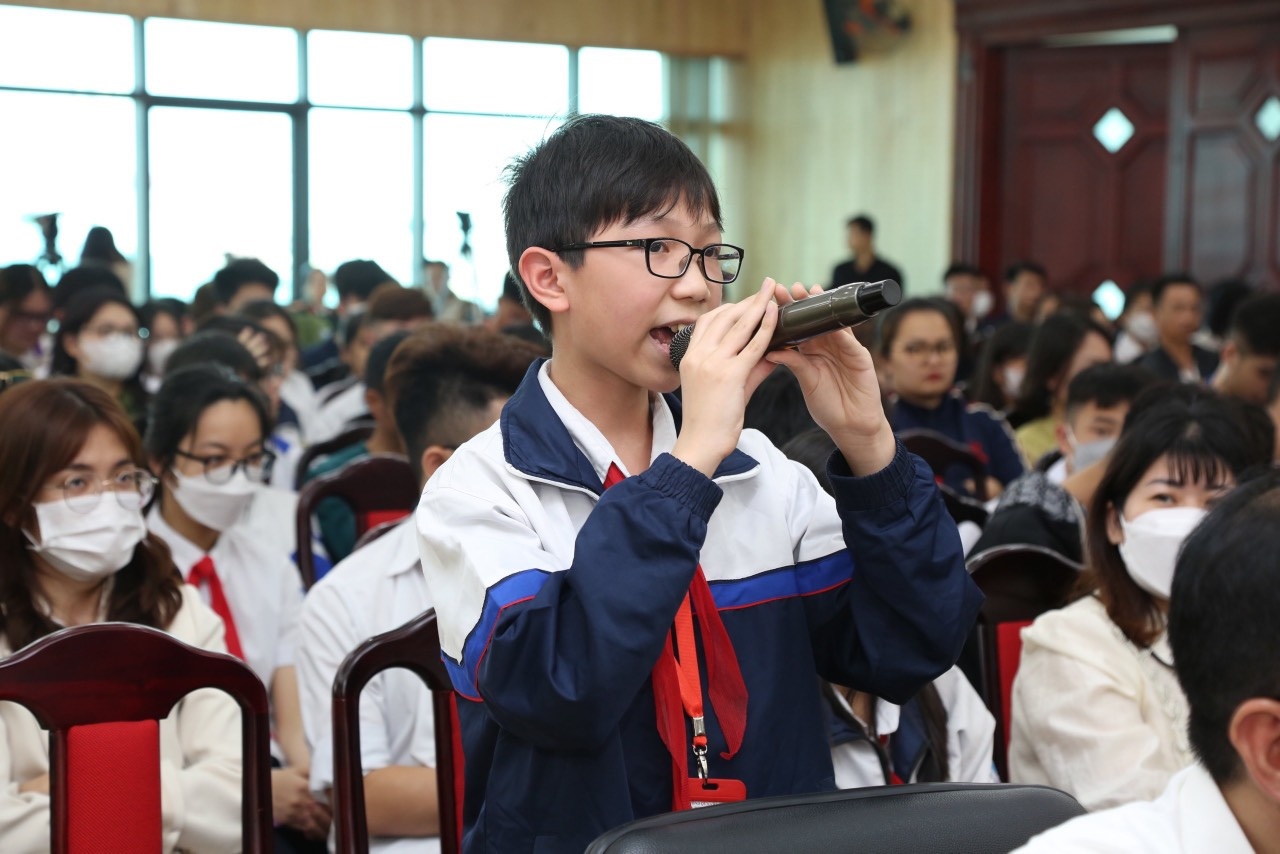 hoc sinh pham toi anh 2