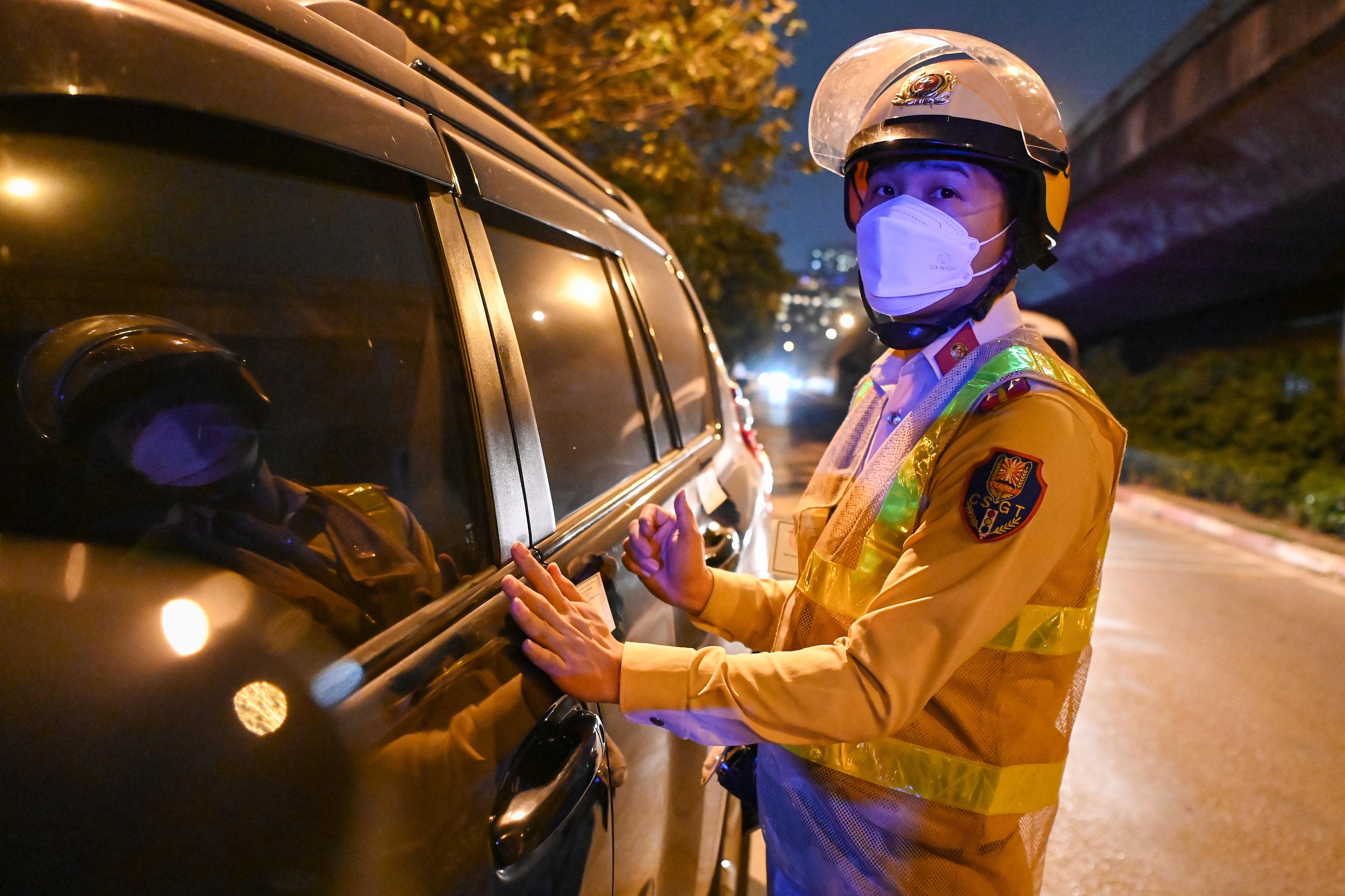 Nguoi vi pham nong do con bi tam giu xe toi da bao lau? hinh anh