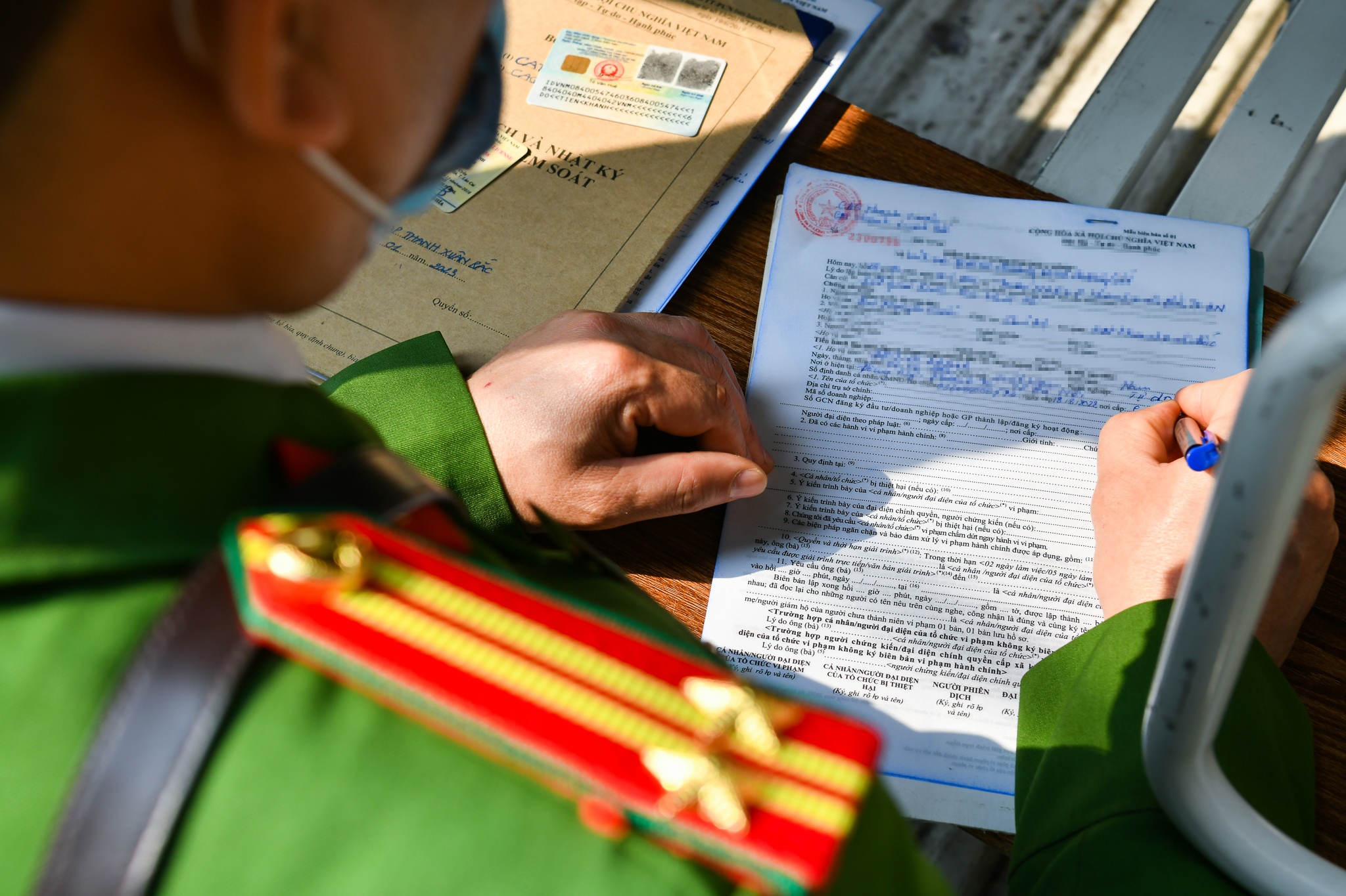 Che tai voi nguoi bi tuoc bang lai nhung van dieu khien phuong tien hinh anh