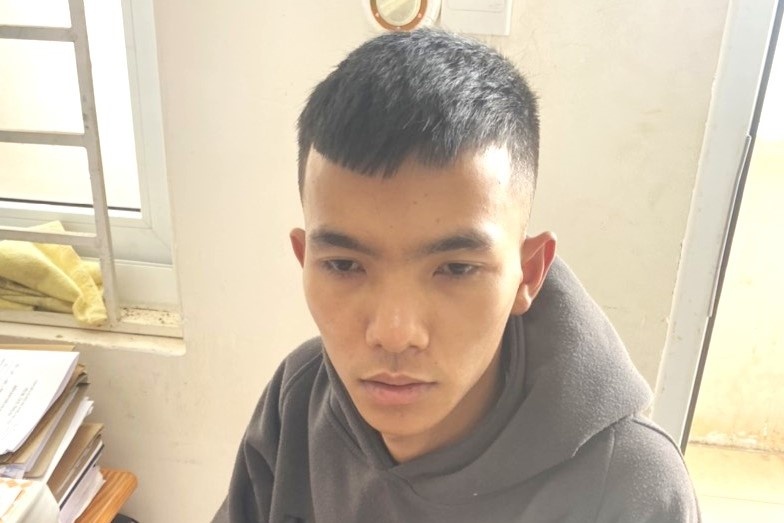 Bat giu nhom duoi danh doi thu roi cuop xe may hinh anh