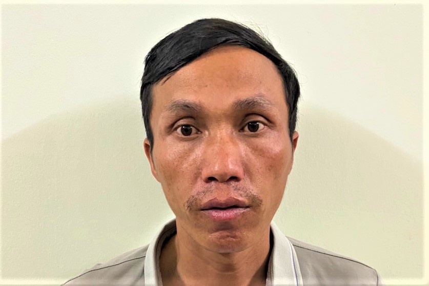 Tam giam tai xe cho quan tai, vong hoa toi tru so UBND xa hinh anh