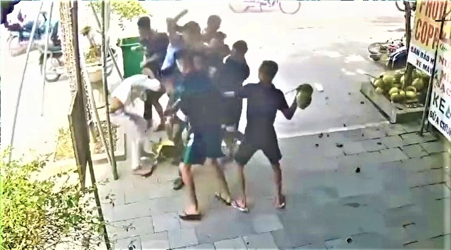 thanh nien hon chien anh 2