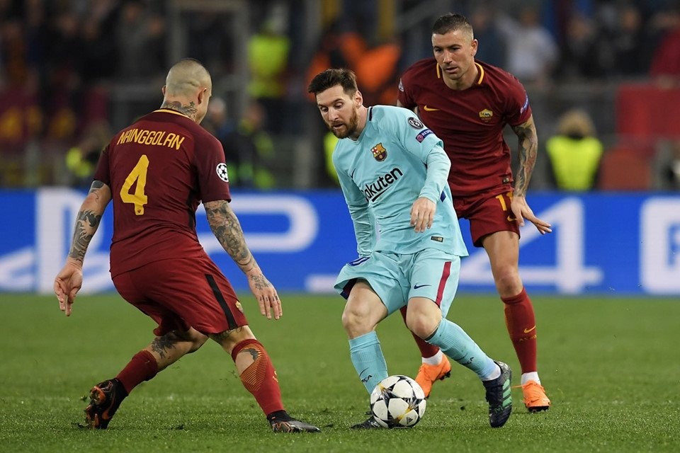 Barca sap co co hoi tra thu AS Roma hinh anh