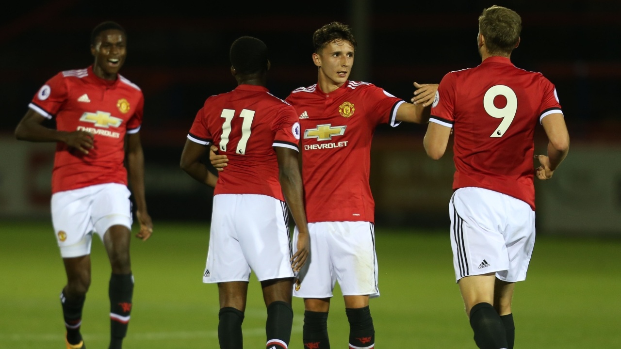 Su that dang sau cau chuyen U23 MU xuong hang hinh anh