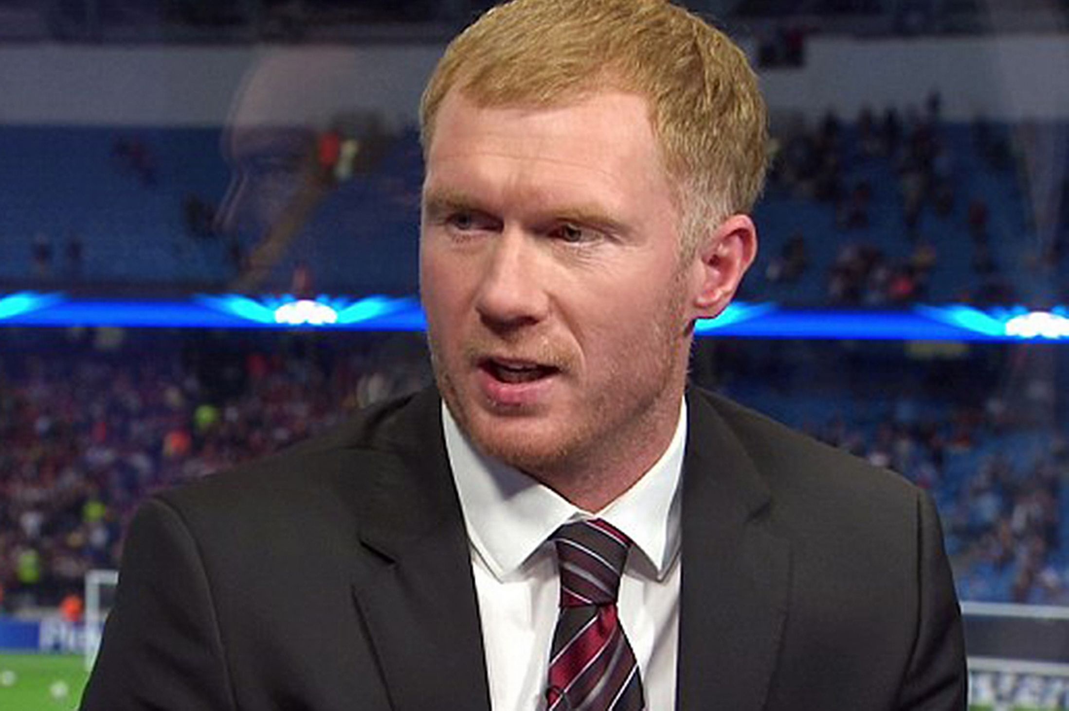 Mourinho bao ve Pogba sau loi chi trich cay nghiet cua Scholes anh 2