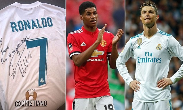 Ronaldo lai tang qua khung cho ‘truyen nhan’ o MU anh 2