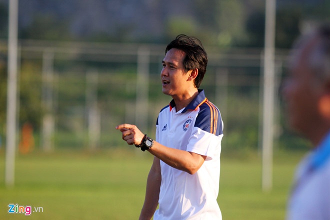 'Tam khien thung' khien HLV Minh Phuong vat va tim loi giai hinh anh
