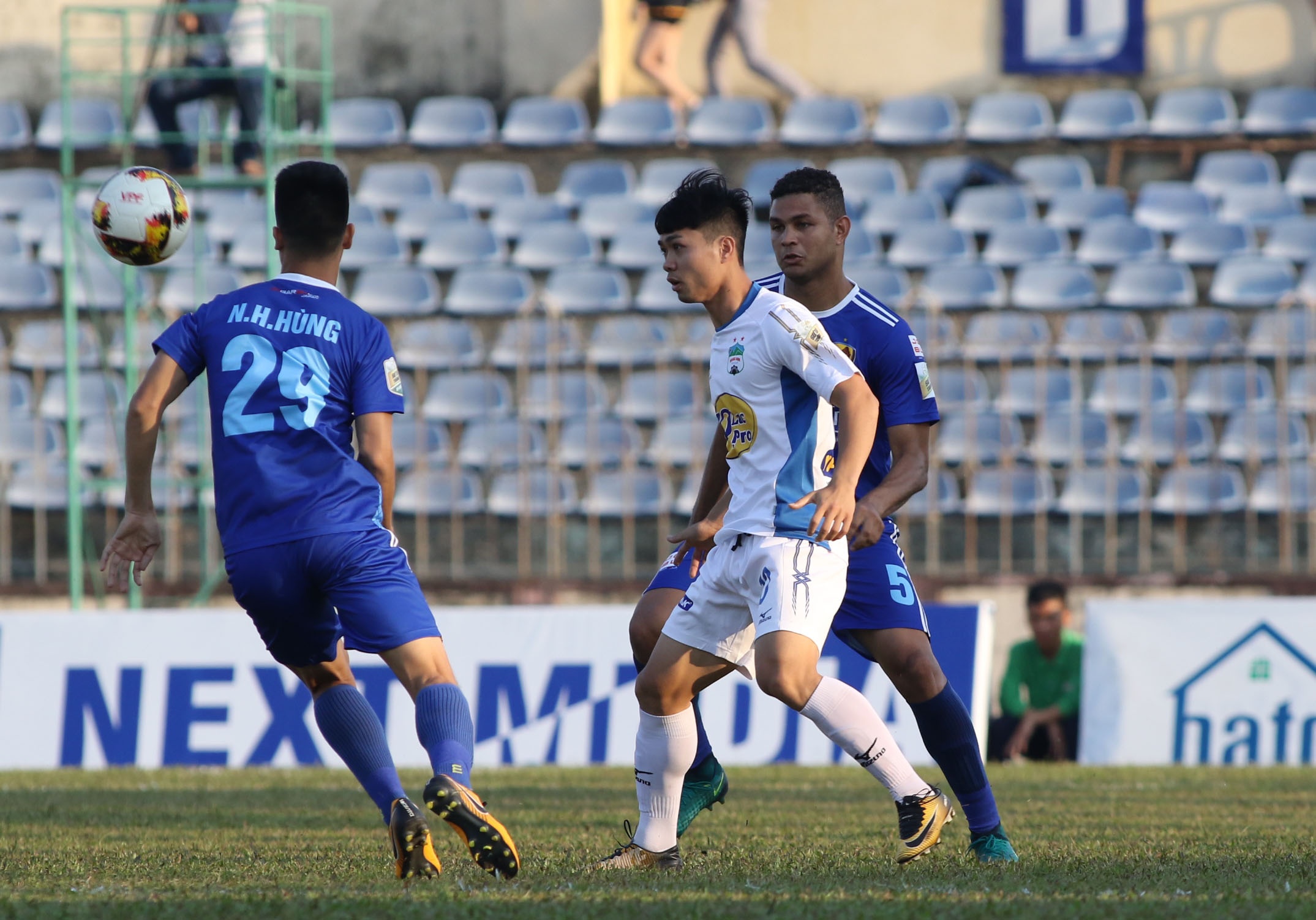 ‘2 ban thang mang y nghia rat lon voi Cong Phuong’ hinh anh