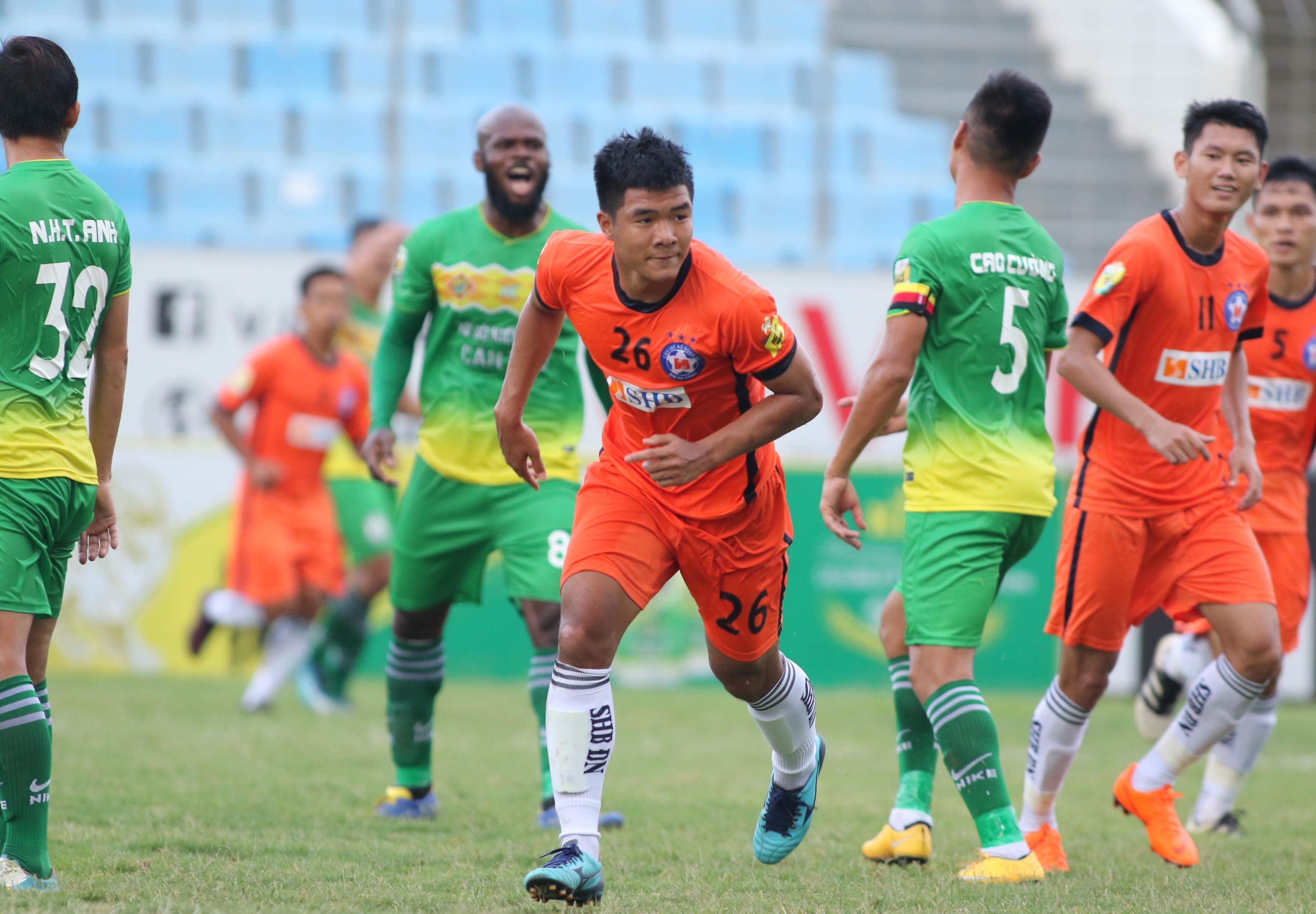 HLV Minh Phuong: ‘Duc Chinh ngay cang dang so tren hang cong’ anh 2