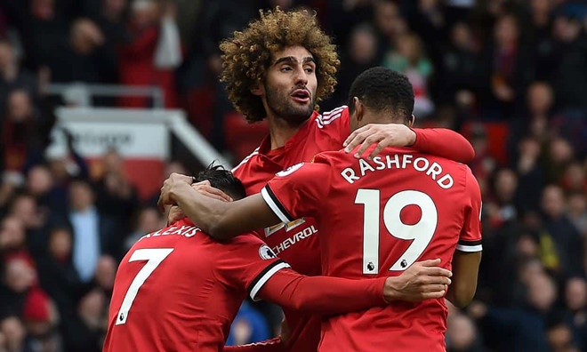 Cham diem MU 2-1 Arsenal: Nguoi hung Fellaini sanh buoc ben Pogba hinh anh