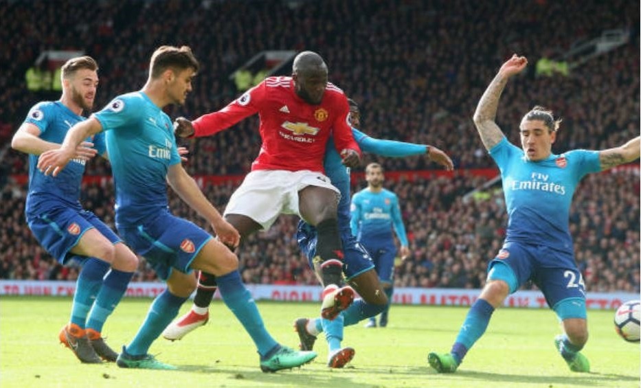 Cham diem MU 2-1 Arsenal: Sieu anh hung Fellaini s anh 11