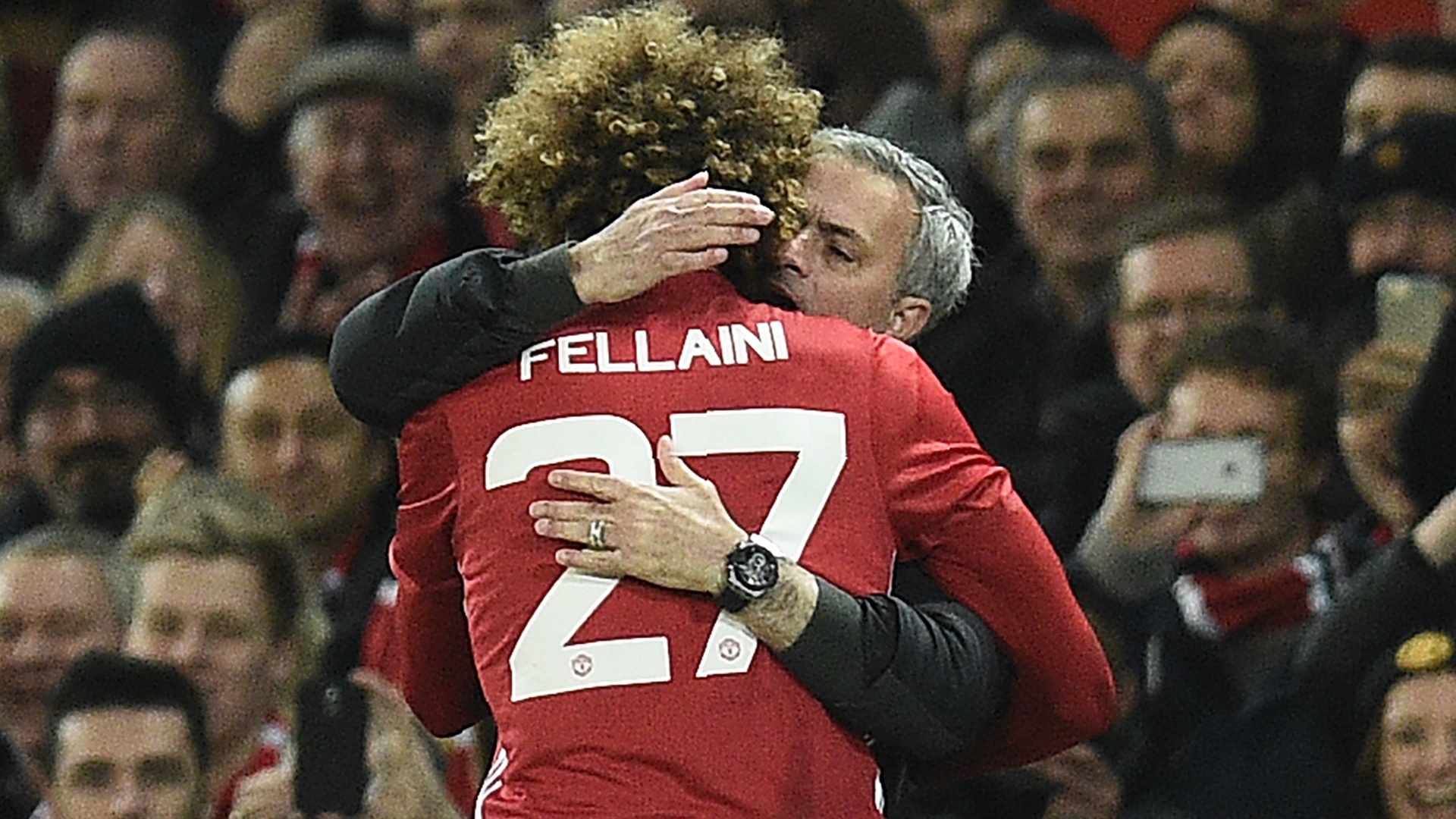 Fellaini tỏa sáng trong sự bất lực của Jose Mourinho ảnh 1 Fellaini toa sang trong su bat luc cua Jose Mourinho anh 1