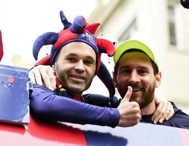 Messi, Iniesta rang ro trong ngay Barcelona dieu hanh Cup vo dich hinh anh