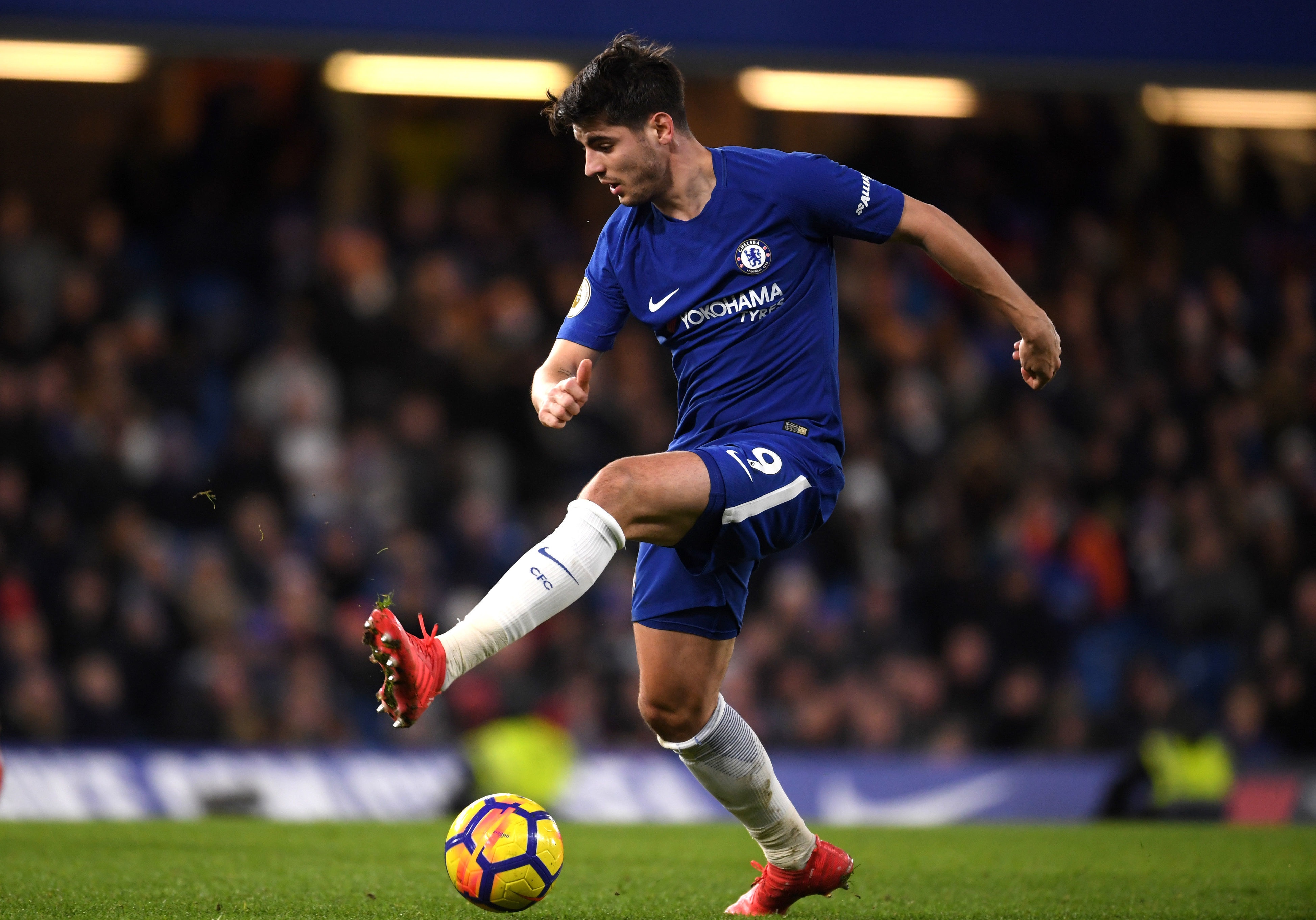 ‘Bom xit’ Premier League 2017/18: Chelsea lanh du anh 2